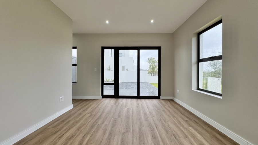 4 Bedroom Property for Sale in Croydon Gardens Estate Western Cape
